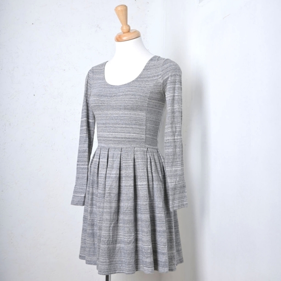 Talula Dresses & Skirts - Talula | Grey striped long sleeved pleated dress